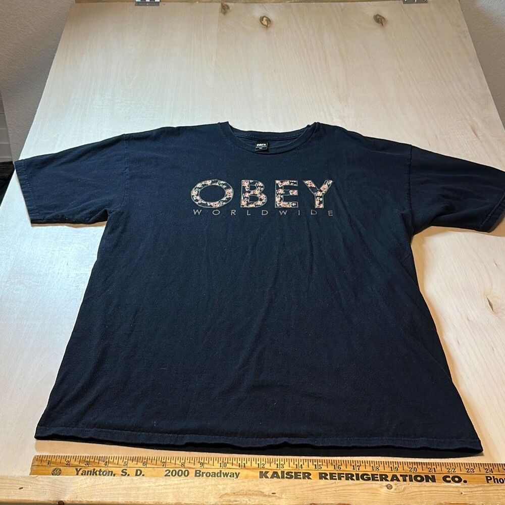 Obey T Shirt Floral Men’s‎ Sz XL Short Sleeve Black Logo